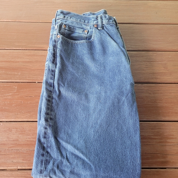 Men's Levi 550 Straight Leg Jeans - Picture 3 of 10